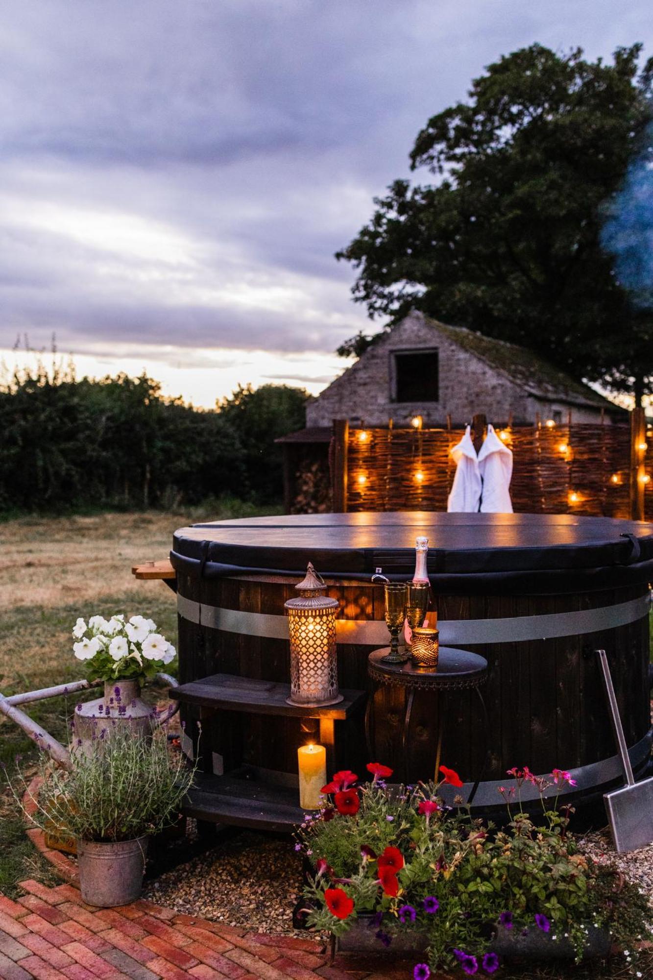 Toadland Shepherd Huts ダラム エクステリア 写真