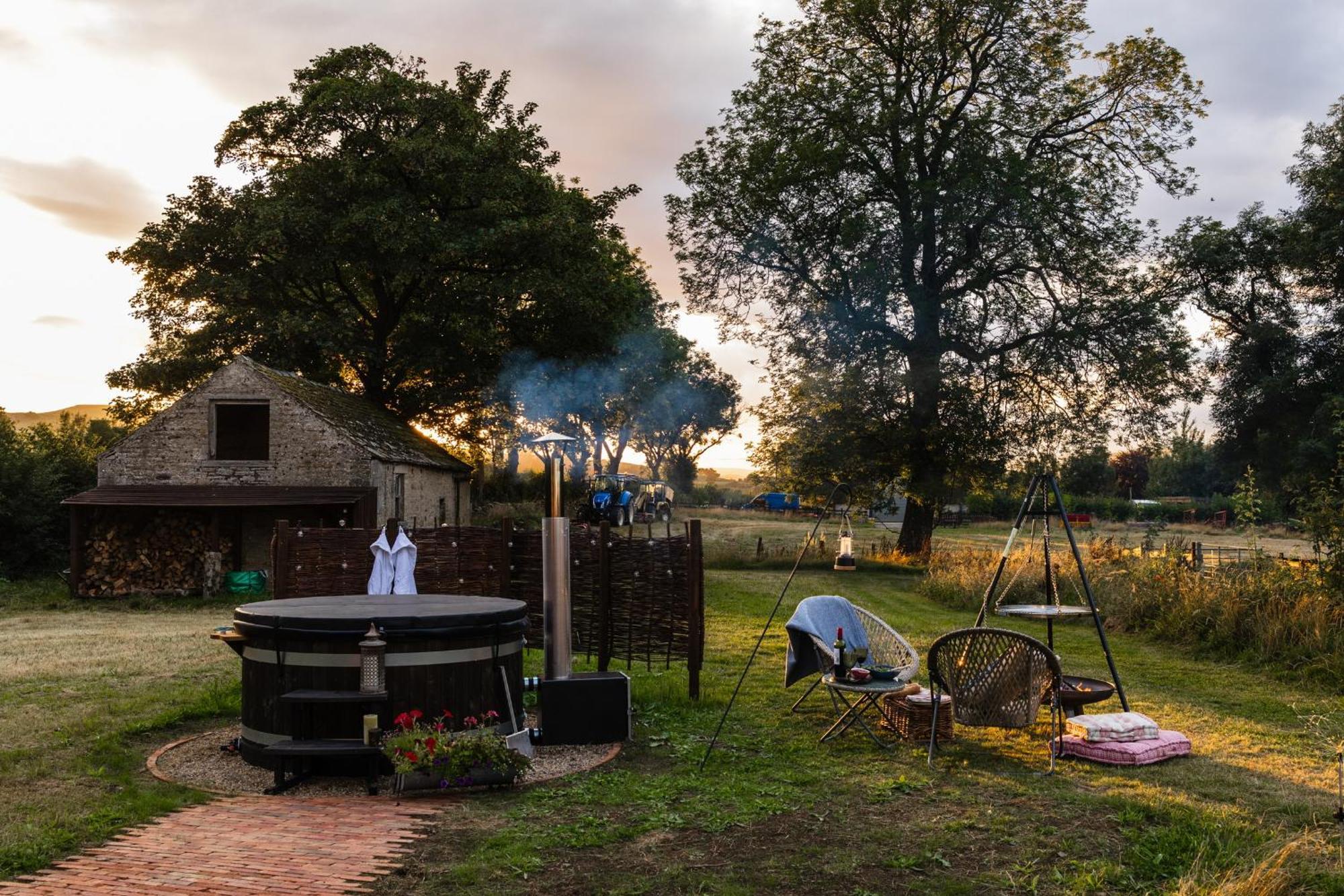 Toadland Shepherd Huts ダラム エクステリア 写真